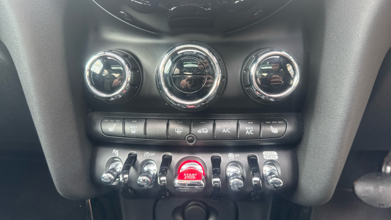 MINI Hatchback 1.5 Cooper Exclusive 3dr Auto Petrol Hatchback